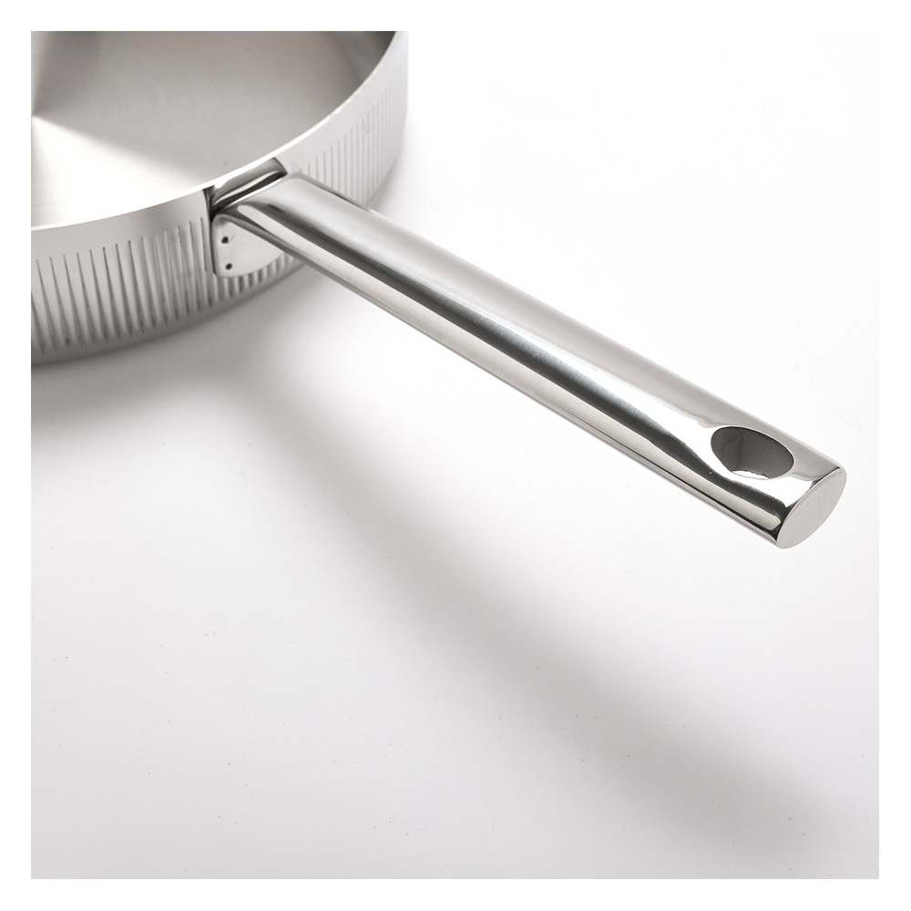 Sauteuse inox striée + couvercle