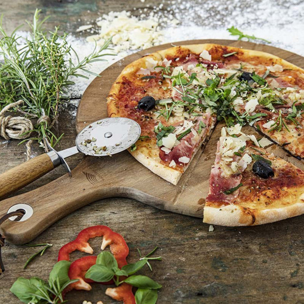Planche à pizza avec roulette6816