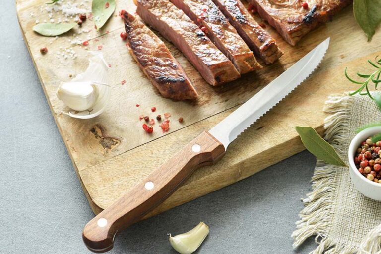 Quel couteau pour manger de la viande ?