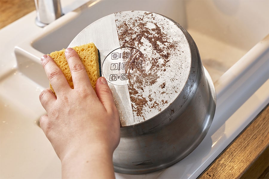 Nettoyer une casserole noircie par le gaz Le guide ultime