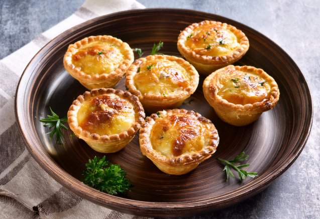 Les ingrédients pour 24 mini quiches
